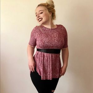 2/$25 Old Navy Red patterned tee shirt